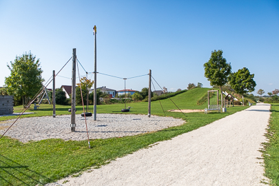 Der schöne Spielplatz am Schlittenberg in Lagerlechfeld.