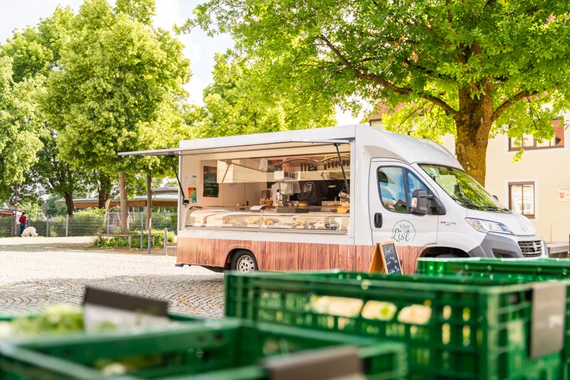 Verkaufsfahrzeug auf dem Untermeitinger Wochenmarkt